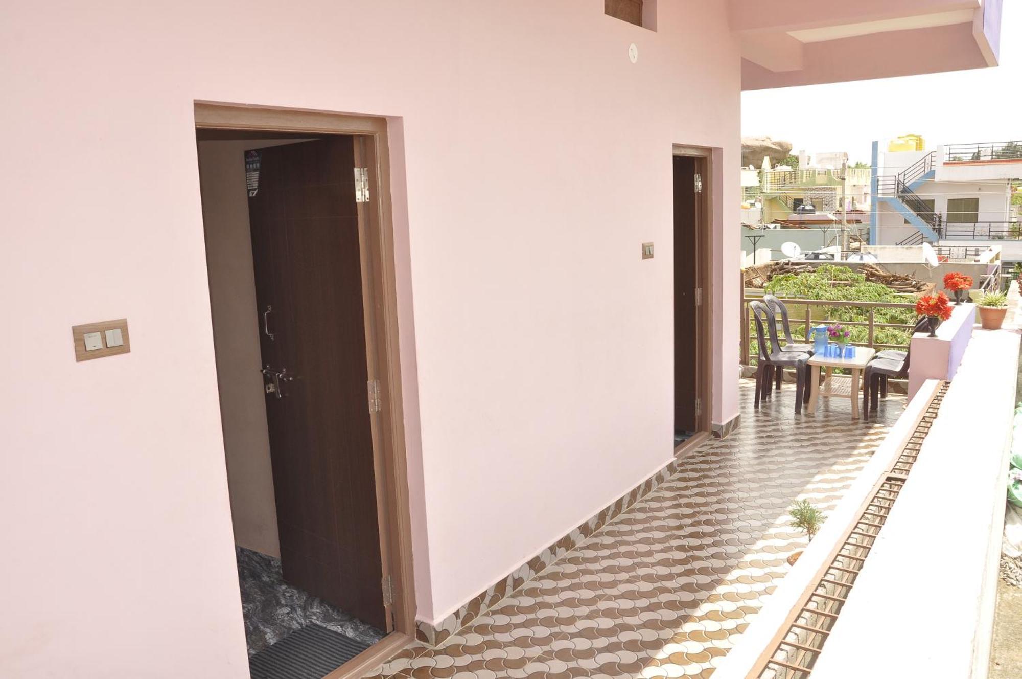 Classic Homestay Хампі Номер фото